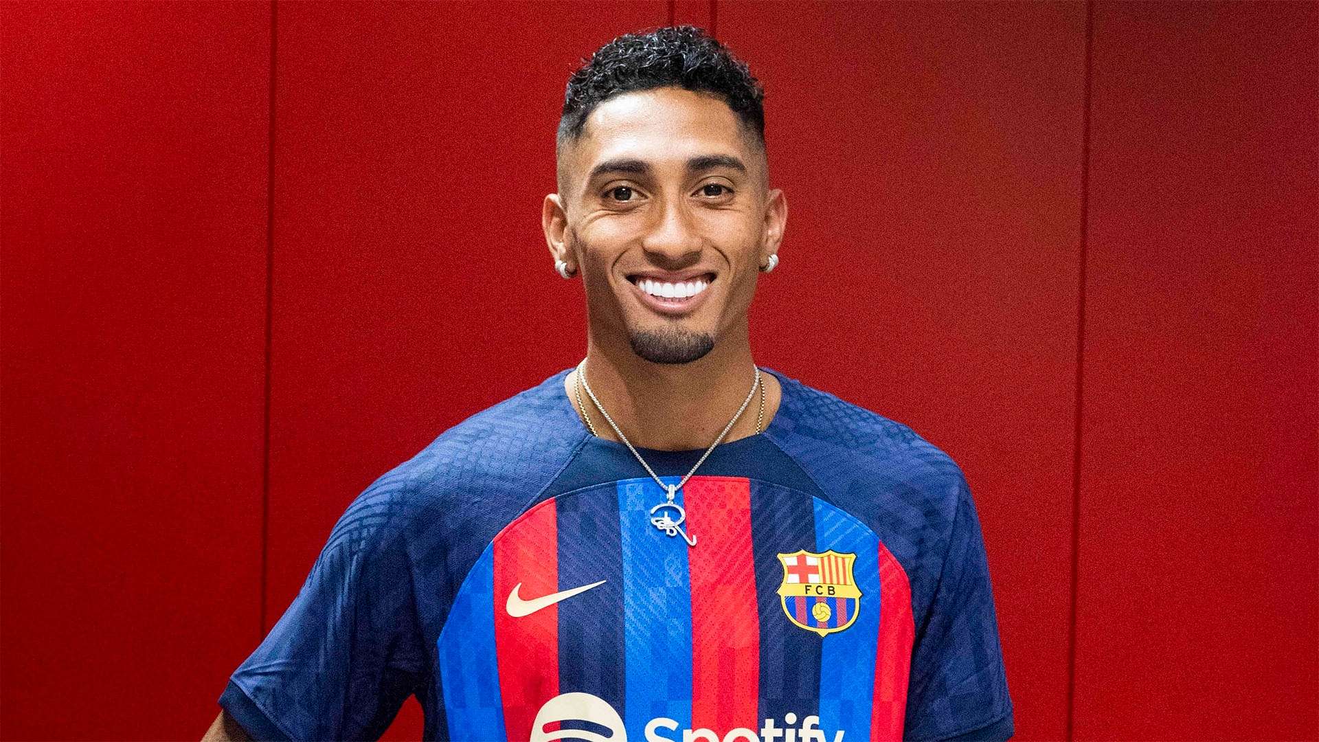 的首次帽子 的首次帽子