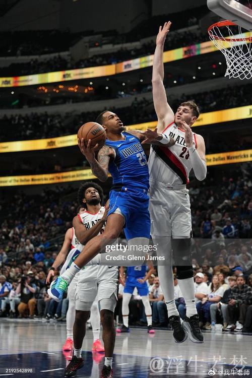 5秒狂飙5分!华盛顿空接暴扣后抢断助攻克莱命中三分 5秒狂飙5分!华盛顿空接暴扣后抢断助攻克莱命中三分